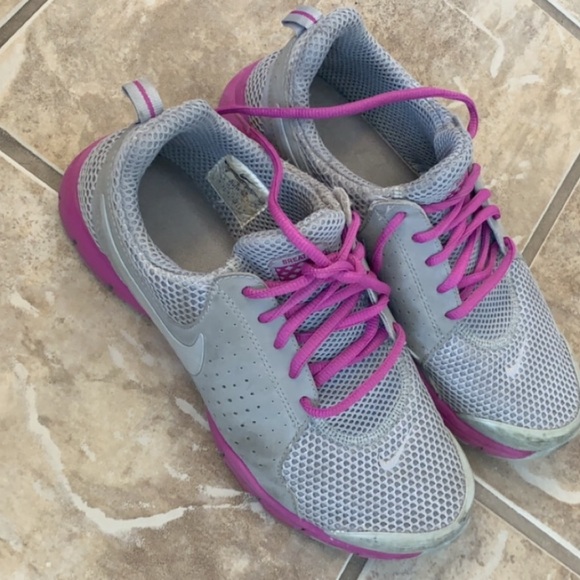 Nike Sneakers - Picture 1 of 1